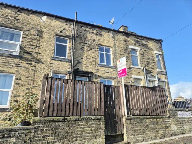 Masonic Street, HX1, photo 1