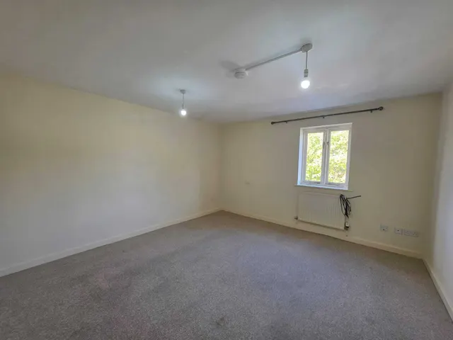 Elstree Way, Abbey Meads, SN25, photo 2