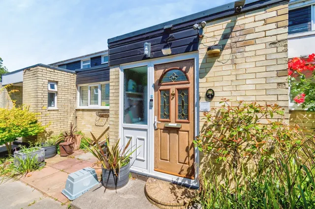 Vaudrey Close, SOUTHAMPTON, photo 1
