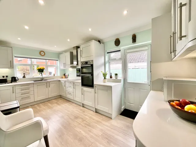 Kenley Avenue, Endon, ST9, photo 2