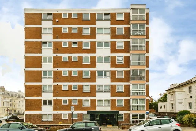 St. Catherines Terrace, Hove, photo 1