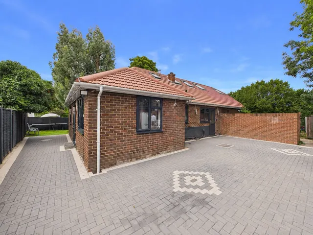 Ferrers Avenue, West Drayton, UB7, photo 1