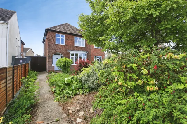 Peterborough Road, Farcet, PE7, photo 1