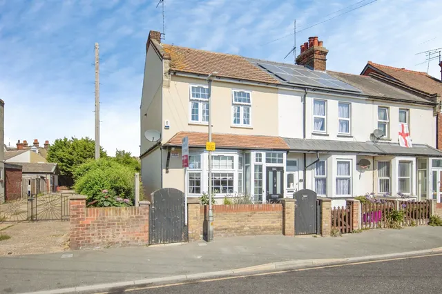 Oxford Road, Clacton-On-Sea, photo 1