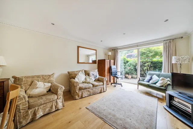 Photo 2 — Chislehurst Road, DA14