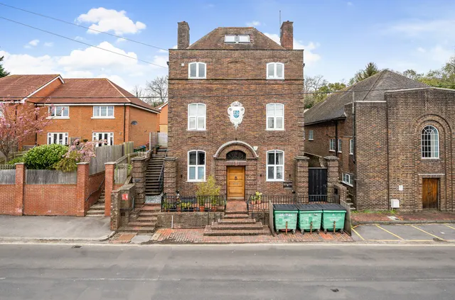 Pulborough, RH20, photo 1
