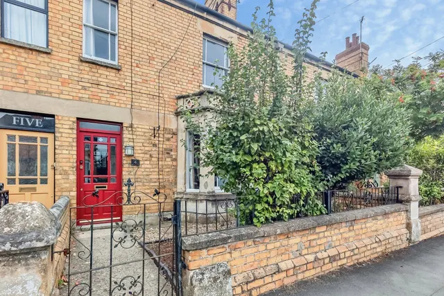 Kings Road, Stamford, photo 1