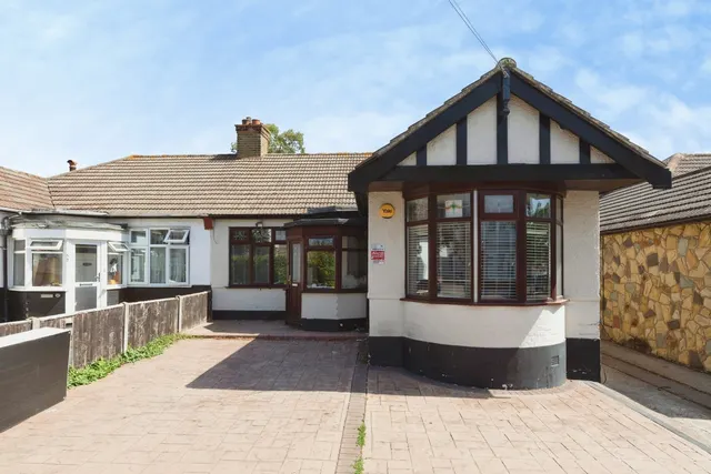 Waterloo Road, Barkingside, Ilford, IG6, photo 1