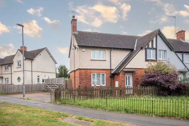St. Marys Road, Kettering, NN15, photo 1