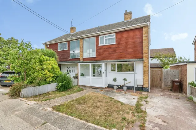 Sydney Road, Benfleet, SS7, photo 1