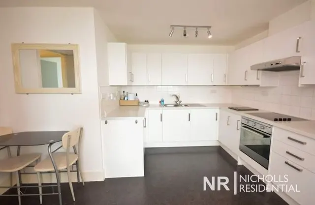 Station Approach, Epsom, KT19, photo 3