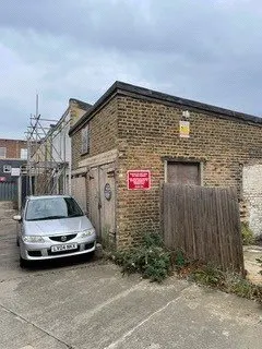 Plough Lane, Teddington, TW11, photo 1