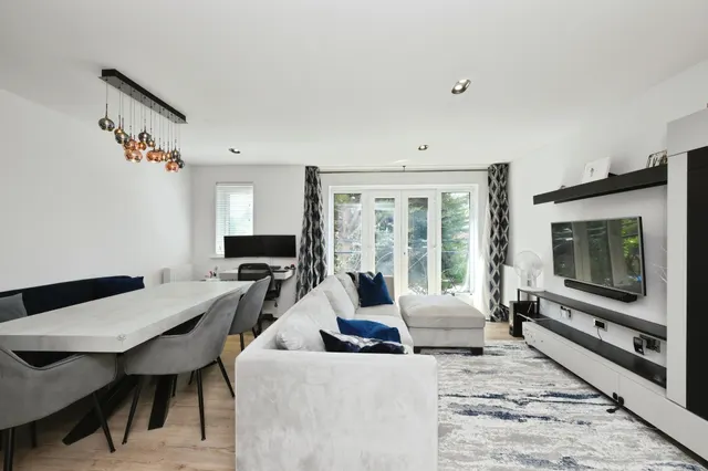 Winnipeg Way, Broxbourne, photo 1
