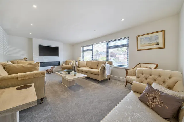 Photo 2 — Pitchpond Road, Warsash