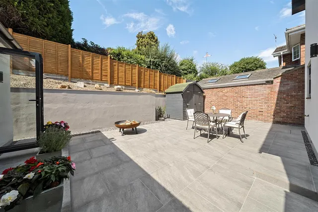 Photo 3 — Pitchpond Road, Warsash
