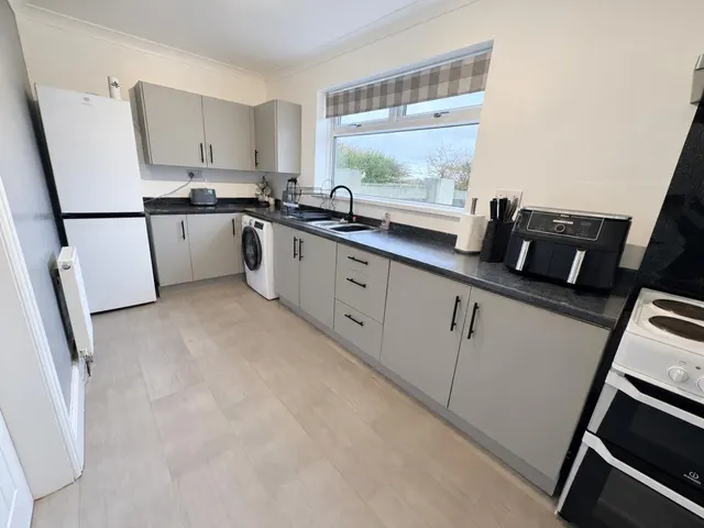 Woodland Crescent, Kelloe, DH6, photo 3