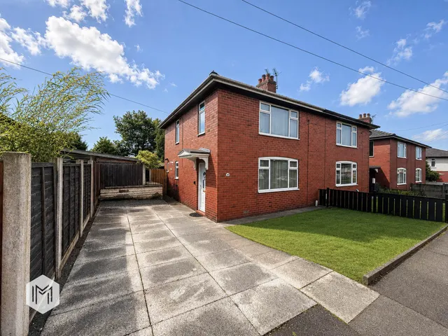 Crompton Way, Bolton, BL2 2NE, photo 1