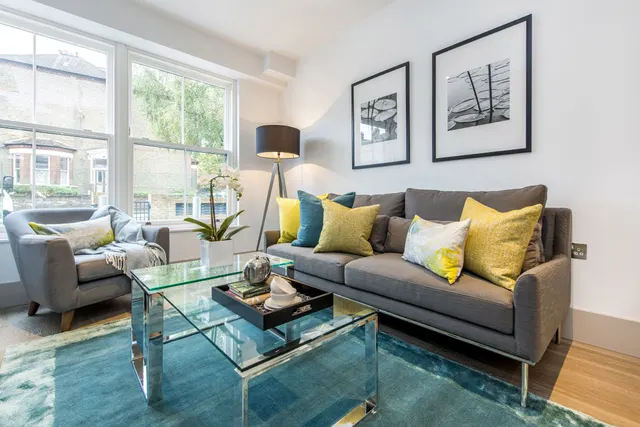 London, SW4, photo 1