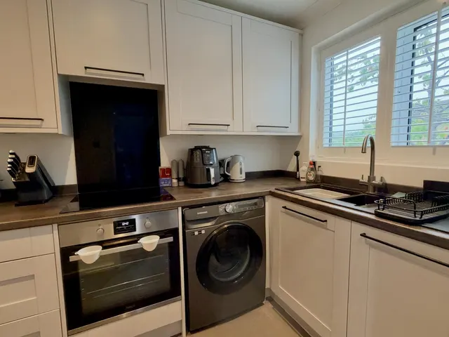 Illustrious Close, Walderslade, ME5, photo 2