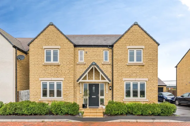 Hurricane Close, Witney, OX29, photo 1