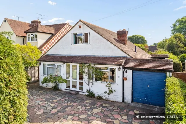Highlands Road, Seer Green, HP9, photo 1