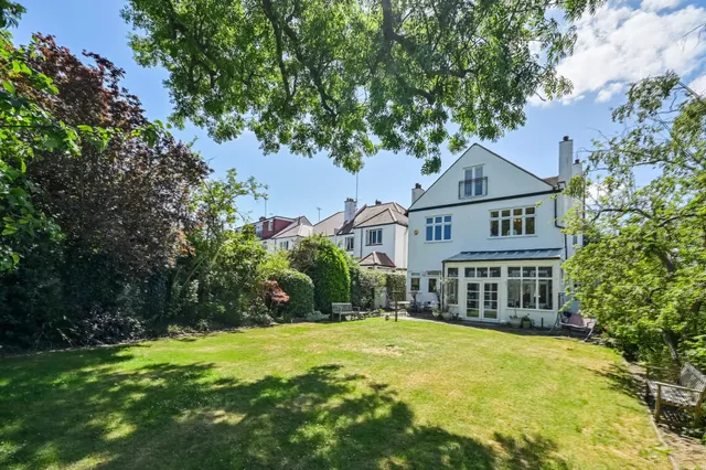 Photo 3 — 78 Vallance Road, London