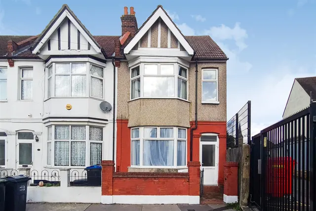 3 bedroom house, Constance Road, Croydon