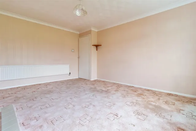 Photo 3 — Cuckfield Crescent, Worthing