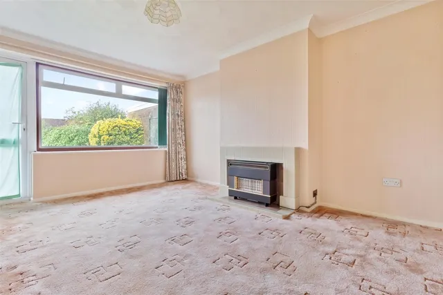 Photo 2 — Cuckfield Crescent, Worthing