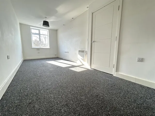 Eastwood Road, Rayleigh, photo 2