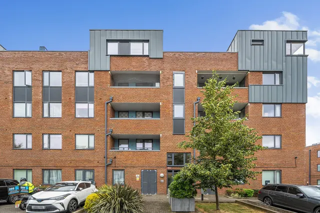 Harrow, HA3, photo 1