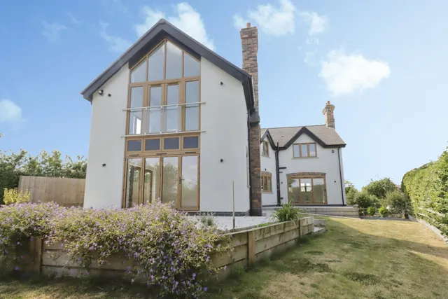 Benthall Lane, Broseley, TF12, photo 1