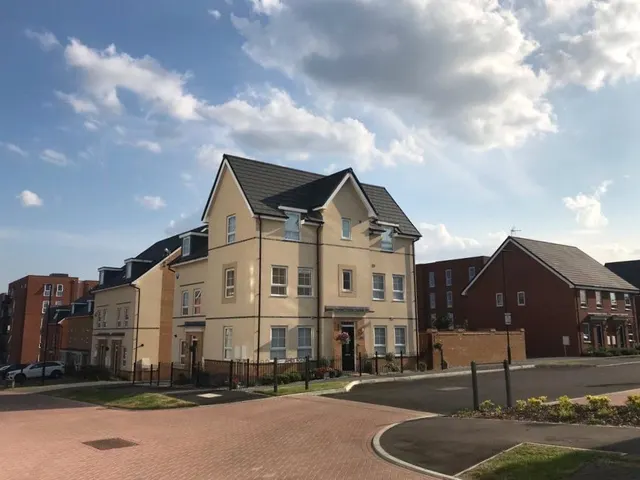 James Road, Basingstoke, Hampshire, RG21 6AZ, photo 1