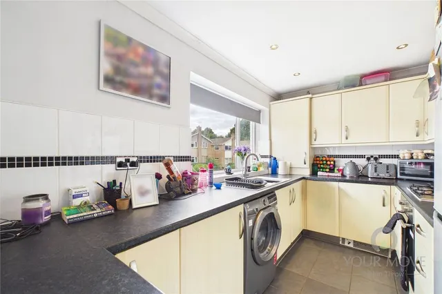 Photo 3 — Yewtree Court, Boothville, Northampton, NN3