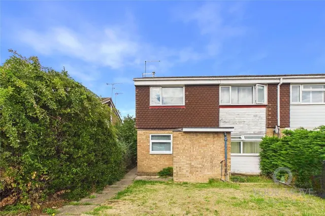 Yewtree Court, Boothville, Northampton, NN3, photo 1