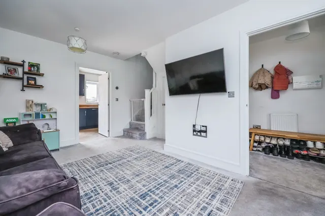 Stephenson Road, Eastwood, NG16, photo 3