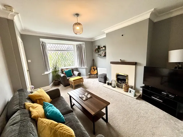 Broadgate Avenue, Horsforth, LS18, photo 2