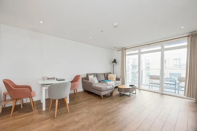 8 Madeira Street, London, E14 6TR, photo 1