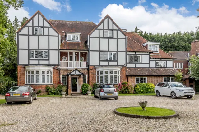 Frithwood Avenue, Northwood, HA6, photo 1