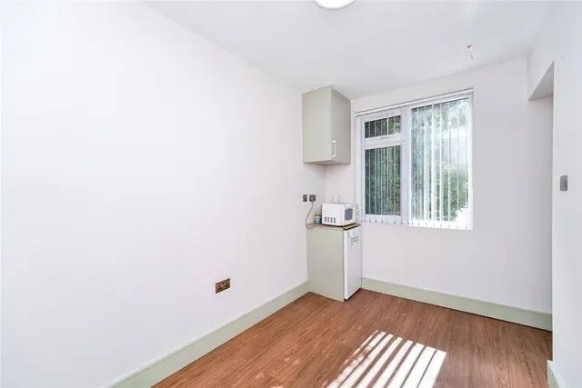 Church Road, Ealing, UB5, photo 2