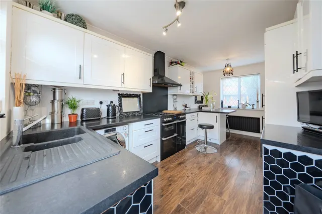 Haven Chase, Leeds, LS16, photo 3