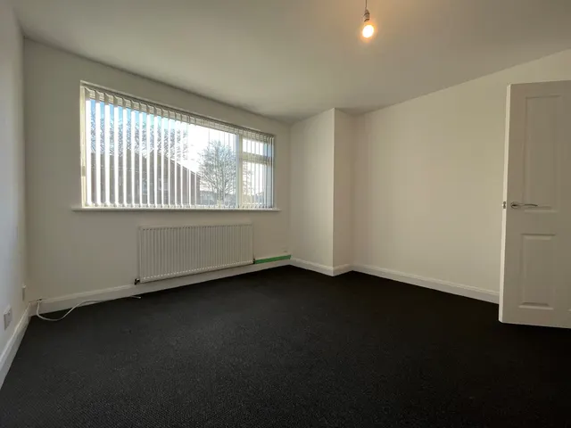 Swallows Meadow, Shirley, B90, photo 3