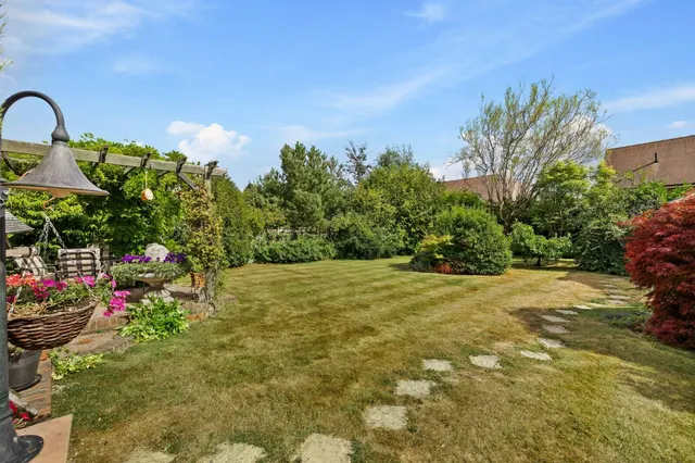 Photo 3 — Crawley Down Road, Felbridge, East Grinstead, East Grinstead, RH19 2NT