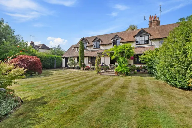 Crawley Down Road, Felbridge, East Grinstead, East Grinstead, RH19 2NT, photo 1