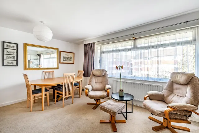 Master Close, Oxted, RH8, photo 3