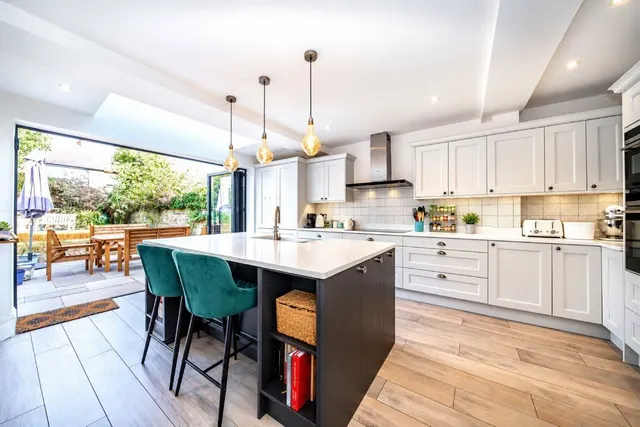 Linkfield Road, TW7, photo 3