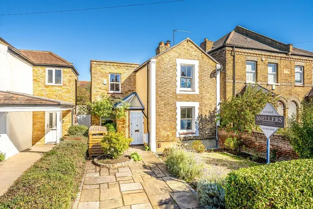 4 bedroom house, Linkfield Road, TW7