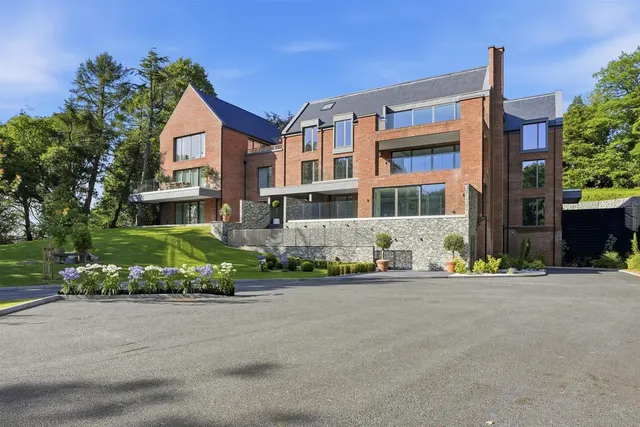 Macclesfield Road, Prestbury, photo 1