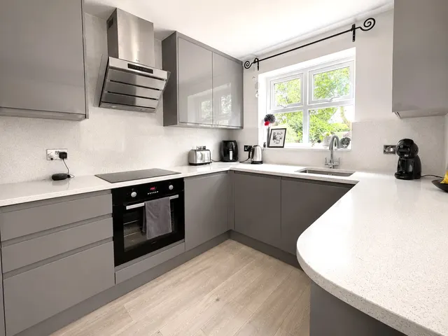 Photo 2 — Derry Close, Ash Vale, Surrey, GU12 5SR