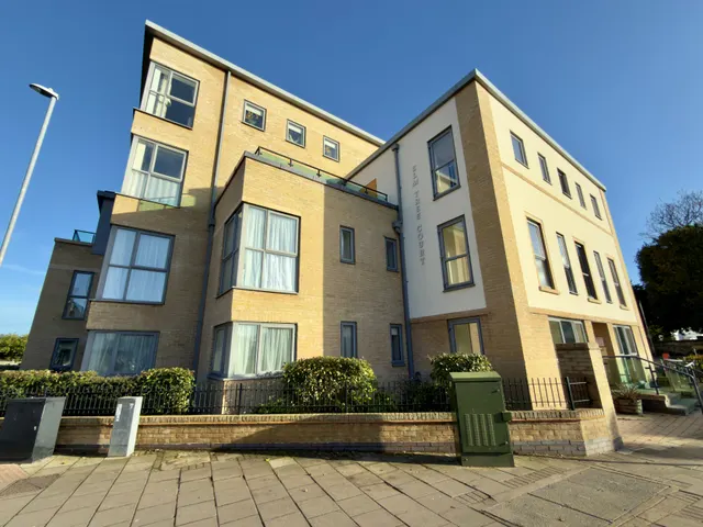 High Street, Huntingdon, PE29, photo 1